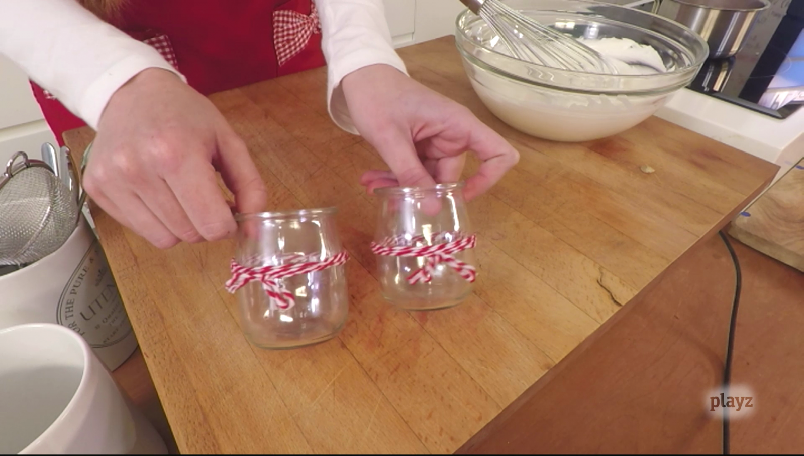 Playchez - Reciclaje - Reutiliza los vasos vacíos de yogur para emplatar tu postre