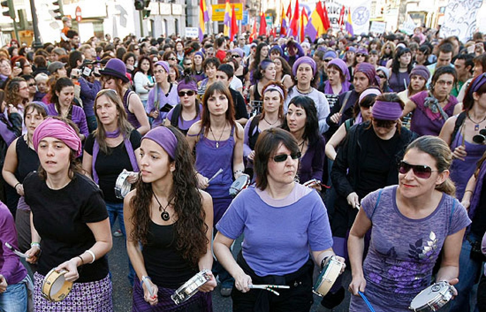 Miles de mujeres reivindican sus derechos