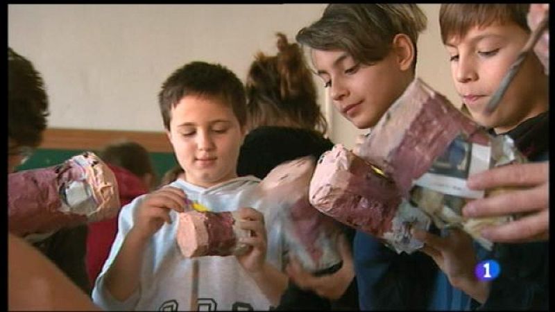 Els nins i les nines de Manacor assagen les cançons de Sant Antoni. 