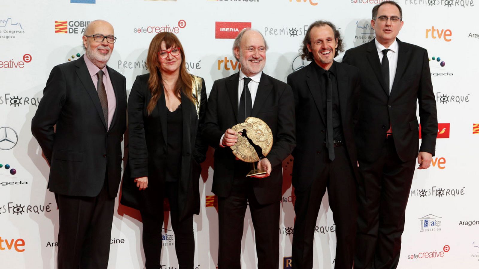 'La librería' y 'El autor' triunfan ex aequo en los Premios Forqué - Informativo 24h | Ver