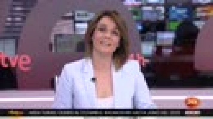 Telediario 1 - Carlos Sainz se pone al frente en coches y Barreda gana la séptima etapa en motos