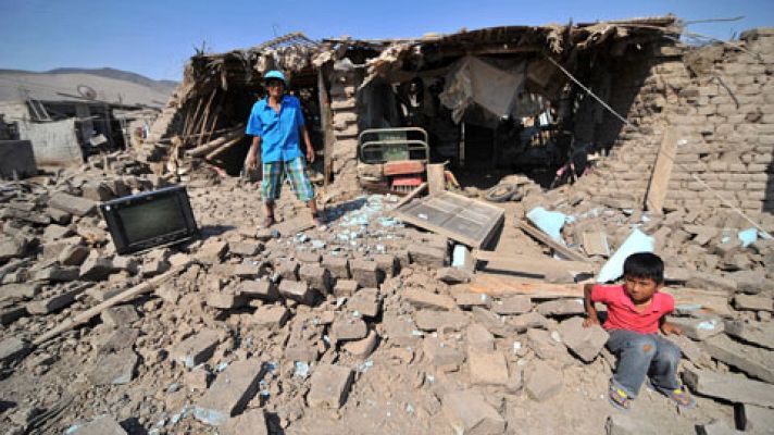 Al menos dos muertos y 65 heridos tras un terremoto en Perú