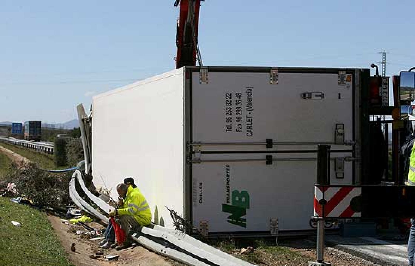 Un total de 18 personas han perdido la vida en los 12 accidentes mortales registrados durante este fin de semana, desde las 15.00 horas del viernes a las 20.00 horas del domingo, según fuentes de la Dirección General de Tráfico (DGT). Además, nueve personas han resultado heridas graves y nueve de carácter leve (08/03/09).