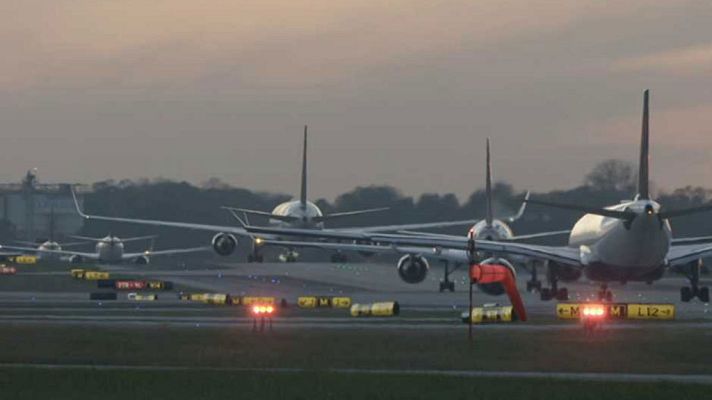 Documenta2 - La vida en el aire: Salida