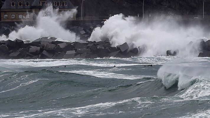 Lluvias persistentes y viento con rachas muy fuertes en el Cantábrico