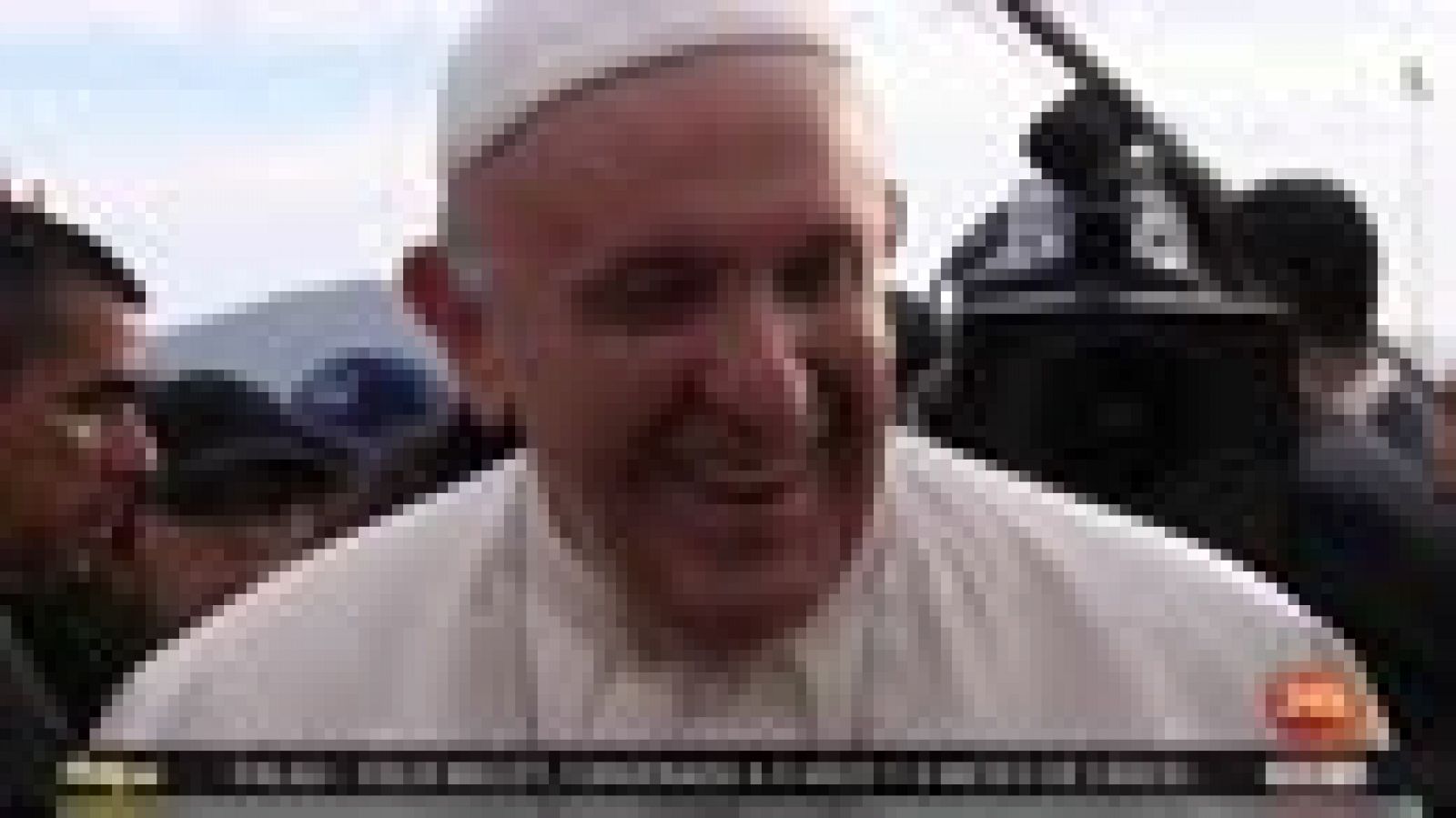 El papa Francisco visita Chile y Perú aclamado por los fieles y entre aisladas protestas