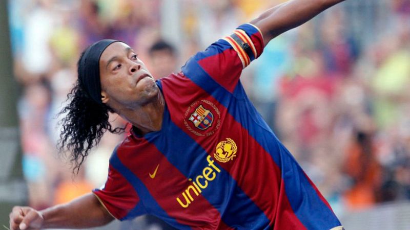Ronaldinho cuelga las botas a los 37 años 