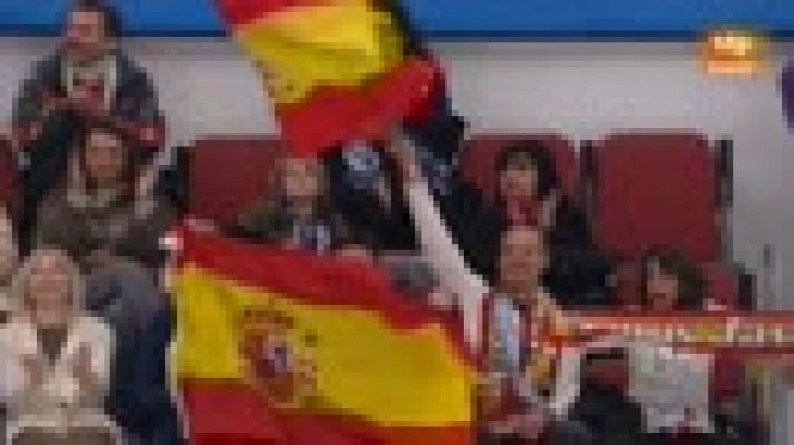  - Javier Fernández logra una puntuación de 103.82 en el programa corto del Europeo