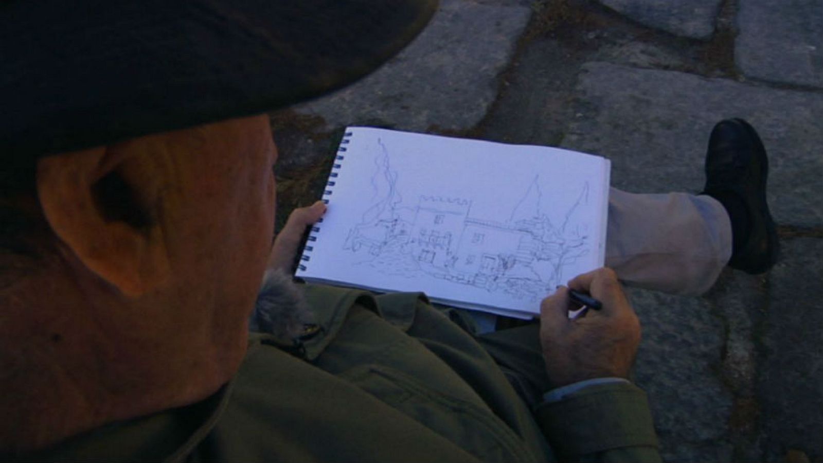 Capilla, palomar y ciprés, pazo es