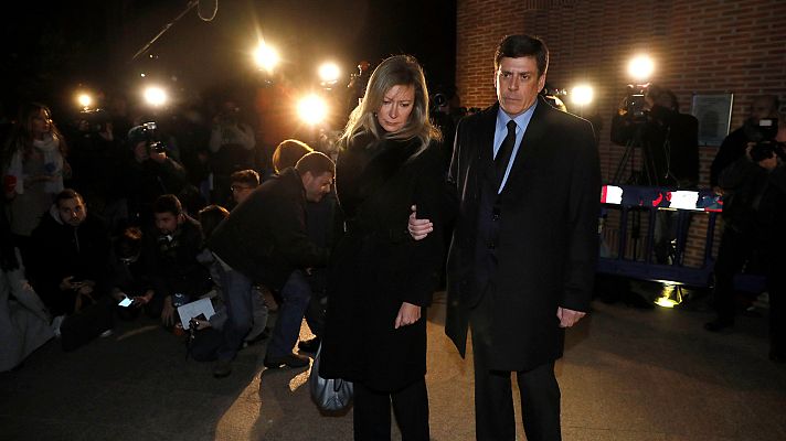 Telediario 1 - El funeral por Diana Quer reúne en Madrid a familiares de otras víctimas y desaparecidos