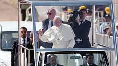 El papa Francisco se despide de Chile deseando "unidad y paz"