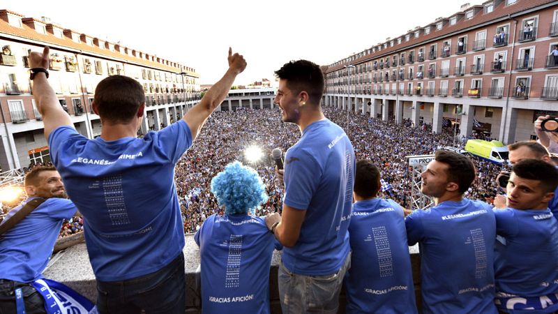 Un tridente familiar compuesto por el máximo accionista, su mejr la presidenta y su hijo el director deportivo ha transformado, en diez años, un equipo encallado en 2ªB y devorado por las deudas, en un club que aspira a consolidarse en Primera.