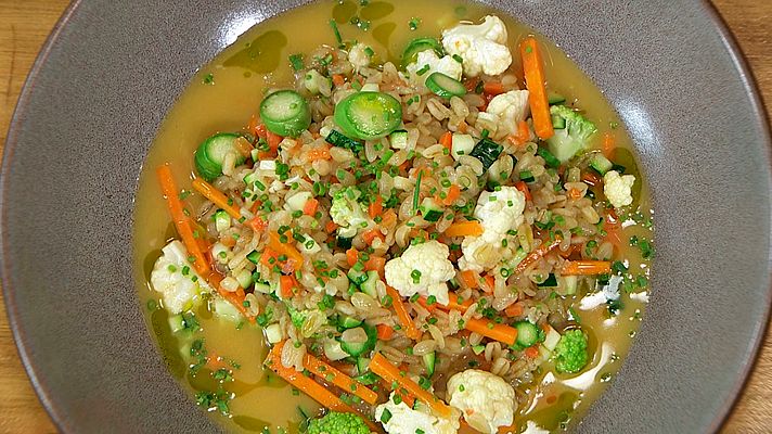 Trigotto con verduras y parmesano