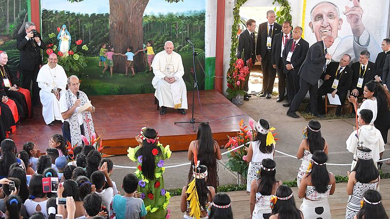 El papa denuncia en Perú "la opresión" de los indígenas de la Amazonía