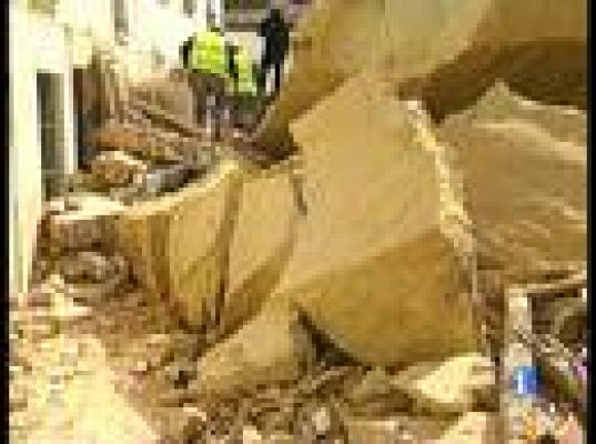  - Dos rocas de más de 50 toneladas