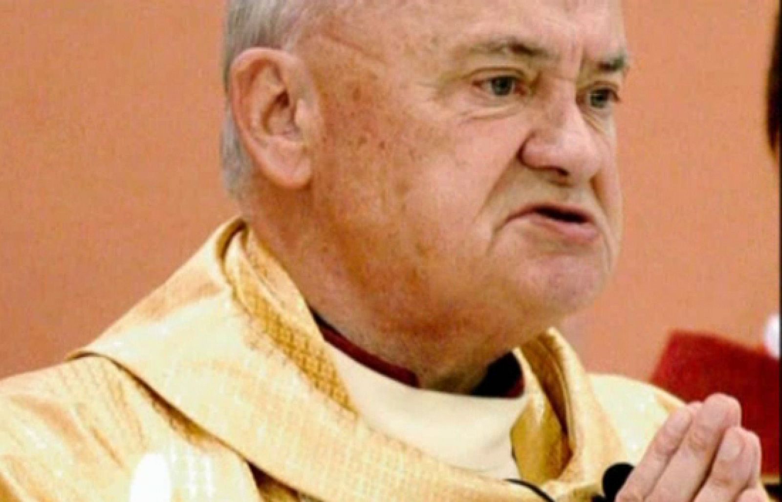 John Magee, que fue secretario privado de tres Papas, está acusado de no aplicar sanciones a los supuestos pederastas y de limitarse a trasladarlos a otros lugares.