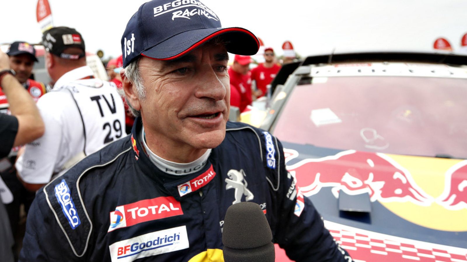 El piloto español Carlos Sainz (Peugeot) mostró su satisfacción  tras conquistar el Rally Dakar 2018 y aseguró que es una "recompensa  merecida" después de haber sumado cinco abandonos en las últimas  cinco ediciones del 'raid' sudamericano.