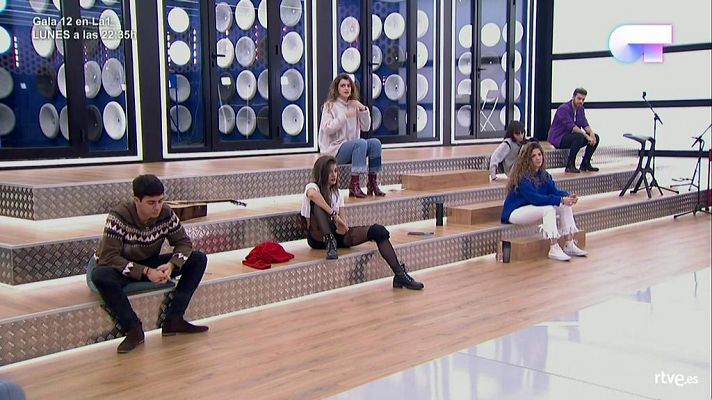 Los concursantes de OT cantan 'Cuéntame' a sus compañeros ex