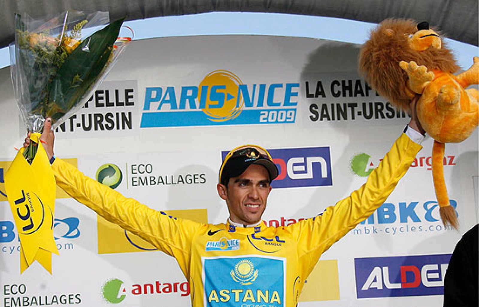 Contador empieza con buen pie