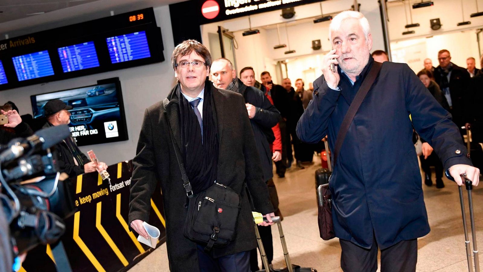 Cataluña: Puigdemont viaja de Bruselas a Copenhague pese al riesgo de ser detenido