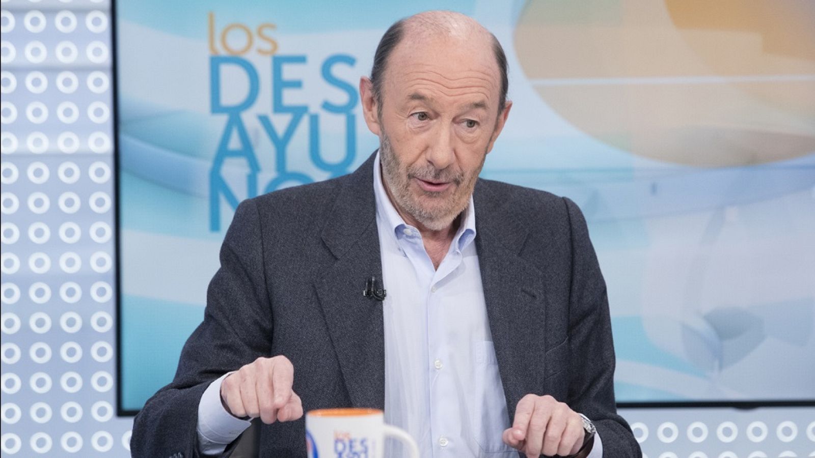 Los desayunos de TVE - Alfredo Pérez Rubalcaba, exsecretario general del PSOE, y Rosa Menéndez, presidenta del CSIC - ver ahora