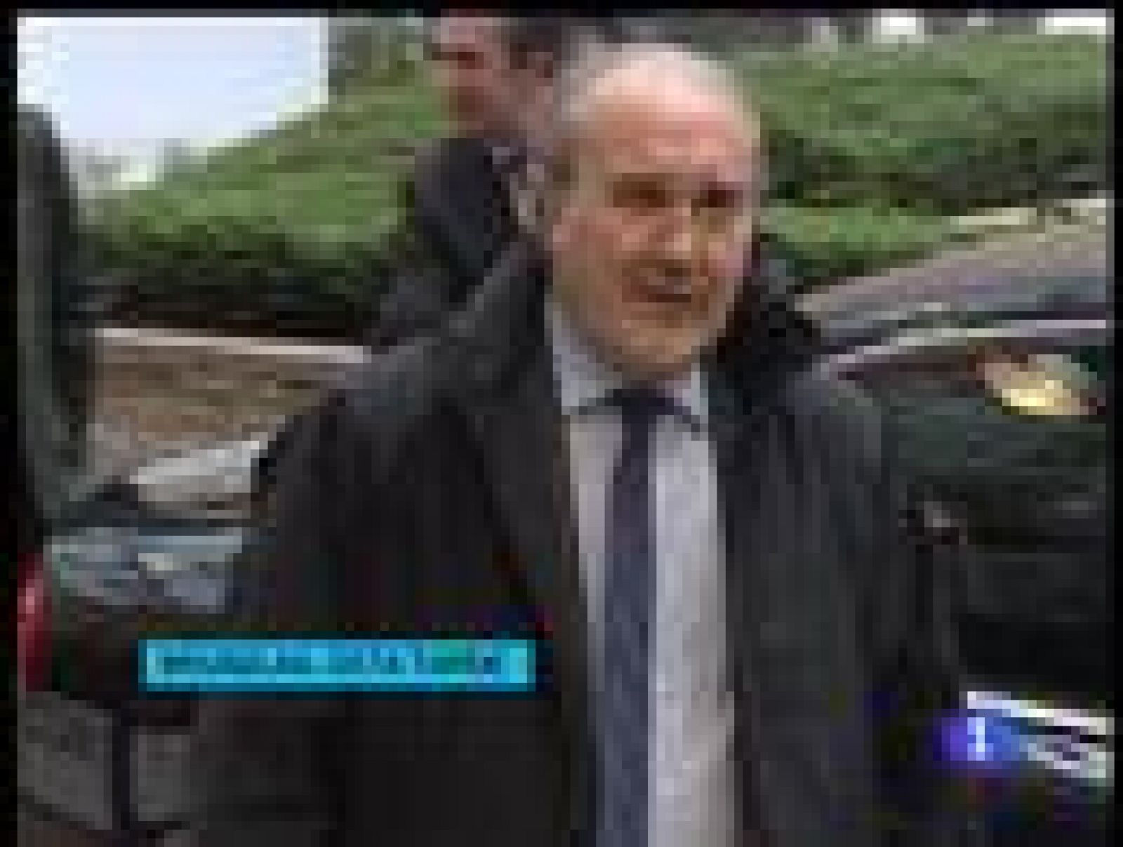 Solbes no hace comentarios sobre una hipotética remodelación del Gobierno | Ver