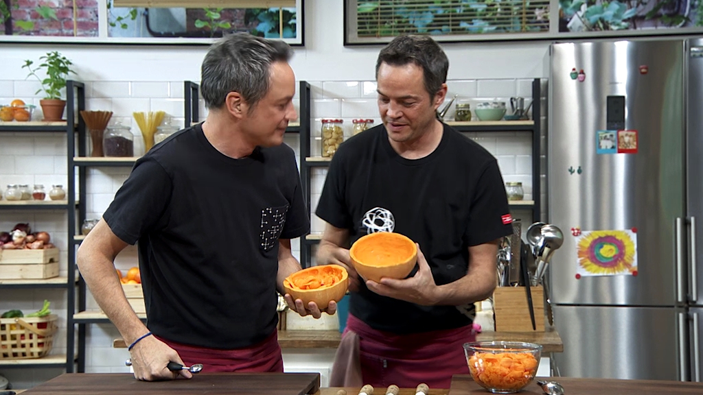 Torres En La Cocina Crema De Calabaza Y Espalda De Cabrito Rtve Es