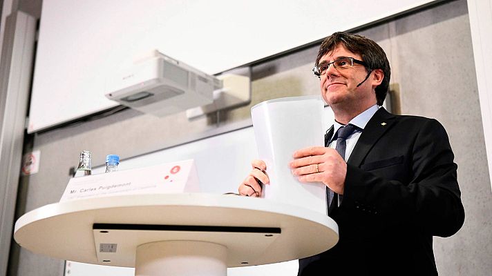 Telediario 1 - Puigdemont se enfrenta a las preguntas de una profesora danesa