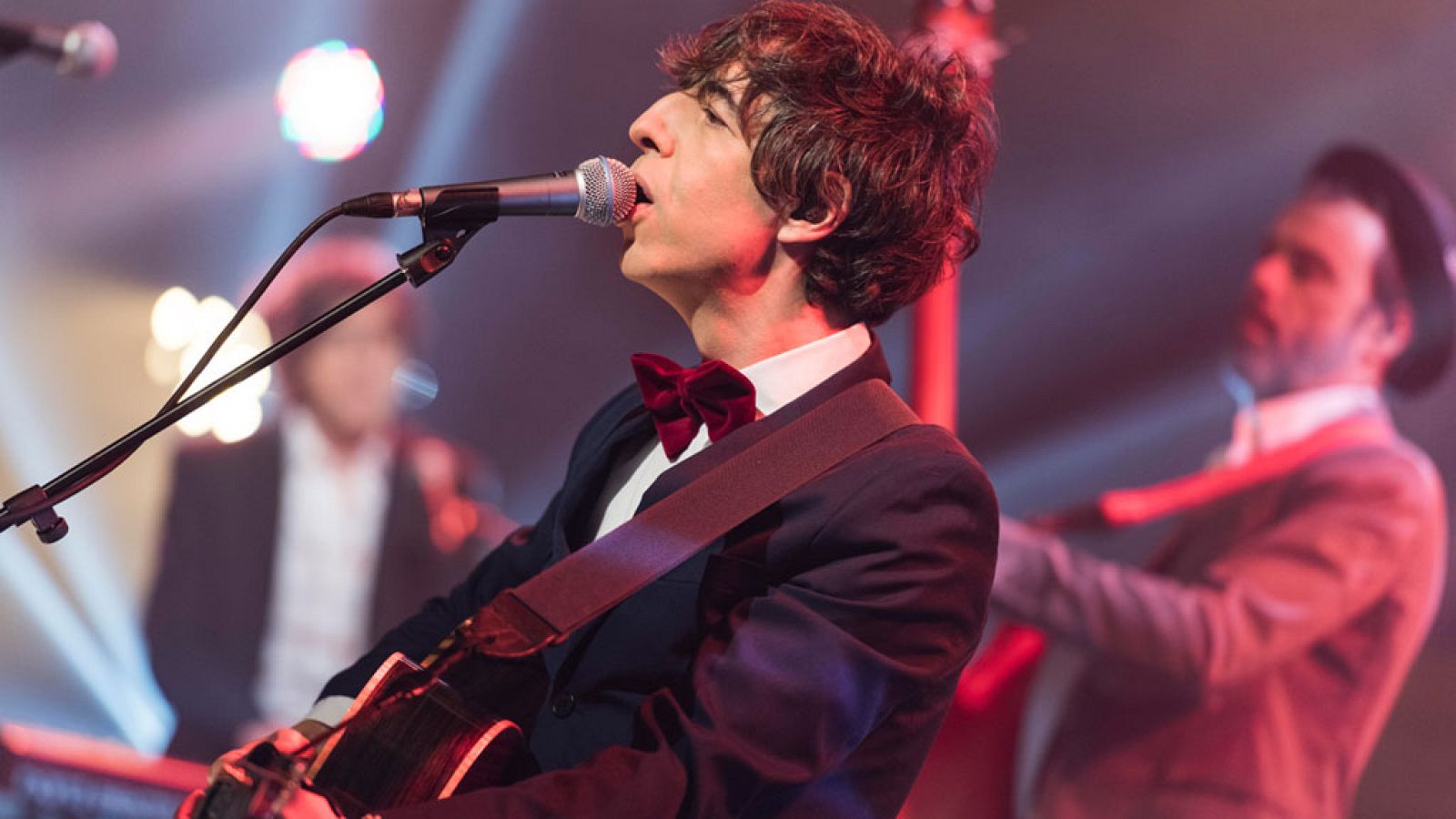 Cachitos de hierro y cromo - Sidonie - "Una guitarra"