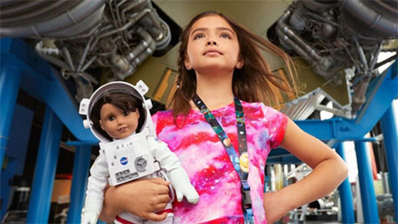 La NASA crea una muñeca para inspirar a las astronautas del mañana