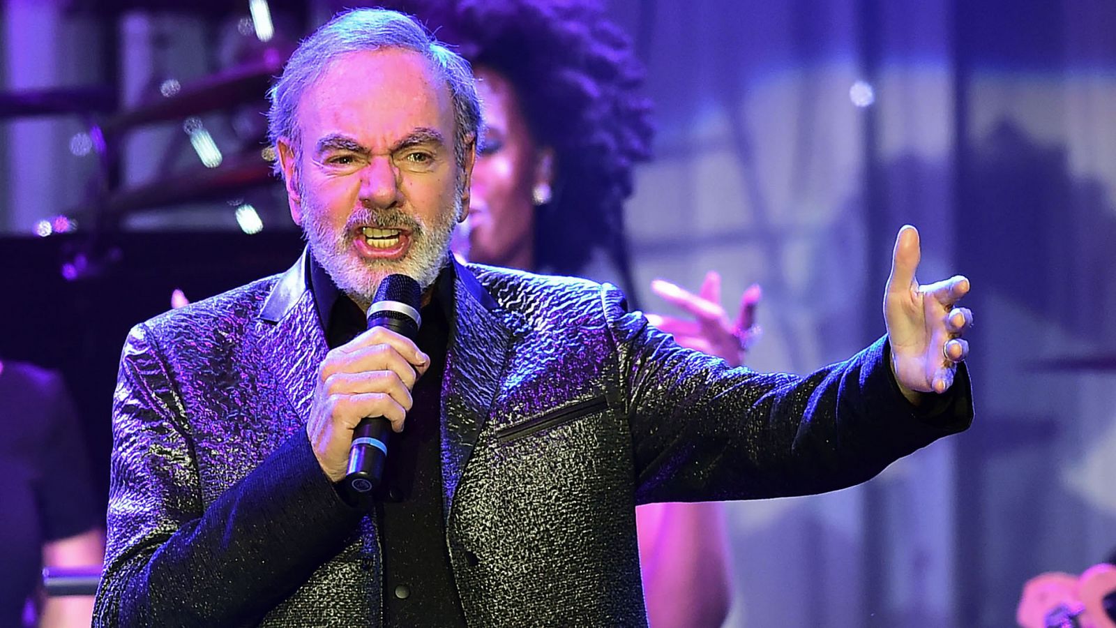 Neil Diamond revela que padece párkinson y deja los escenarios