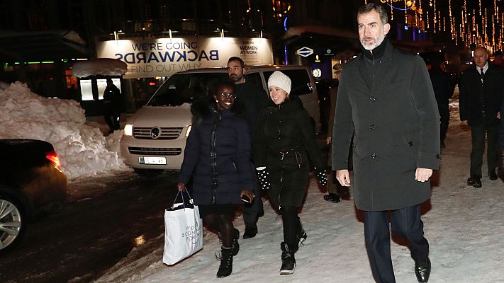 Telediario 1 - El rey interviene por primera vez en Davos