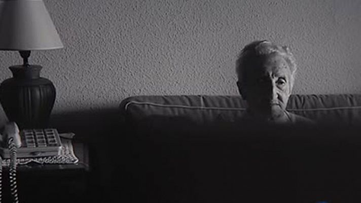 Telediario 1 - María, la protagonista del ganador del premio "Luis Valtueña", Carlos de Andrés