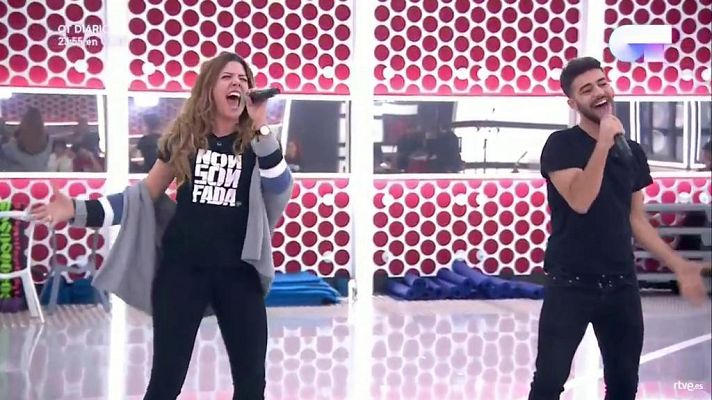OT 2017 - Agoney y Miriam cantan 'Magia' en el primer pase de micros