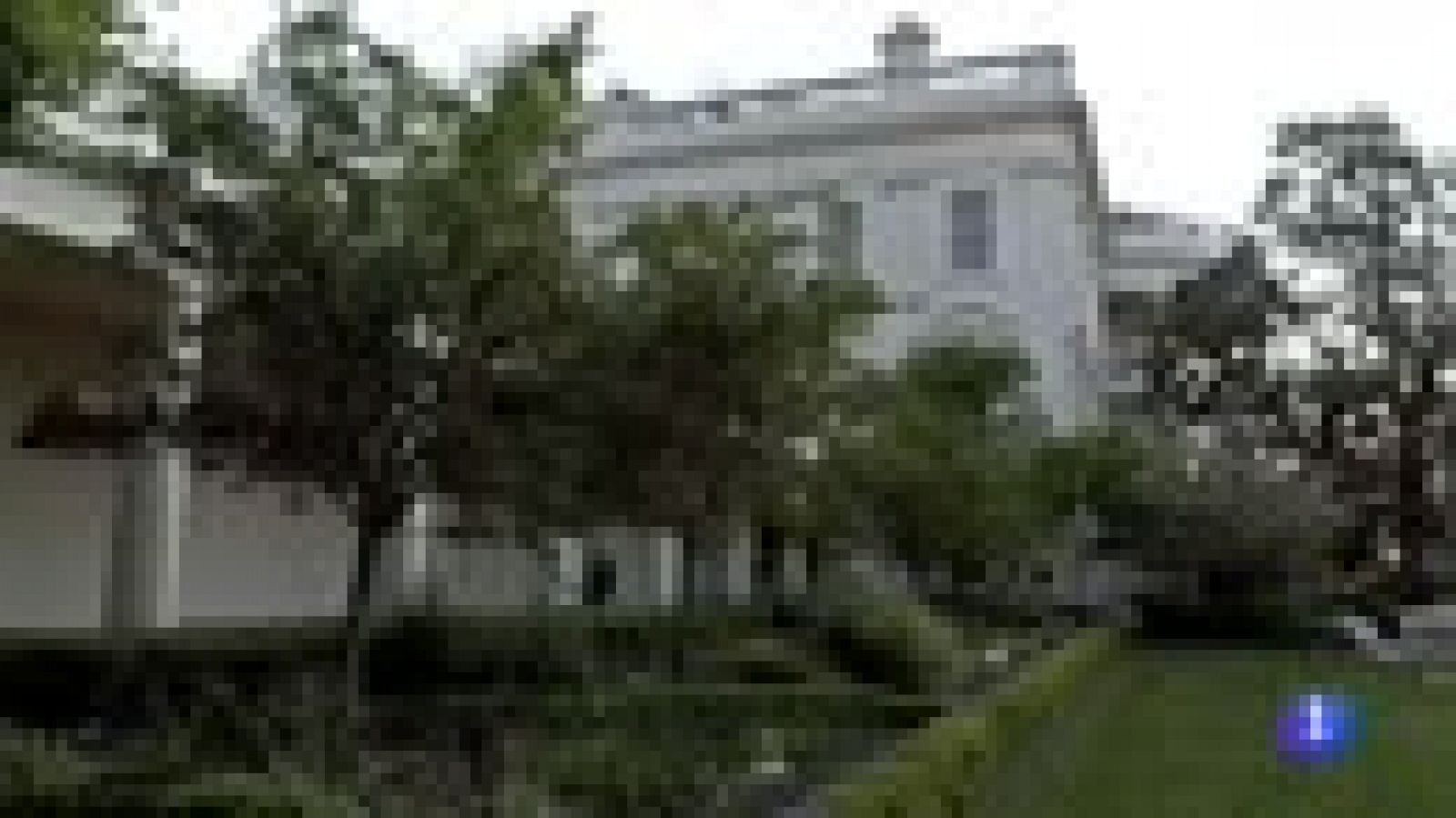 Trump pide al Guggenheim un Van Gogh y le ofrecen un satírico váter de oro | Ver