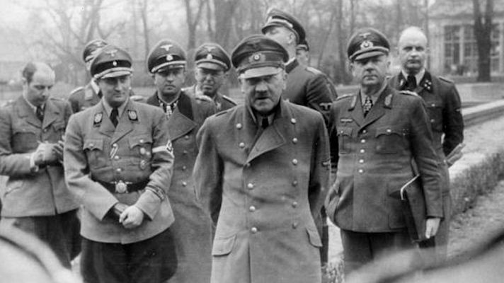 Hitler y los apóstoles del mal