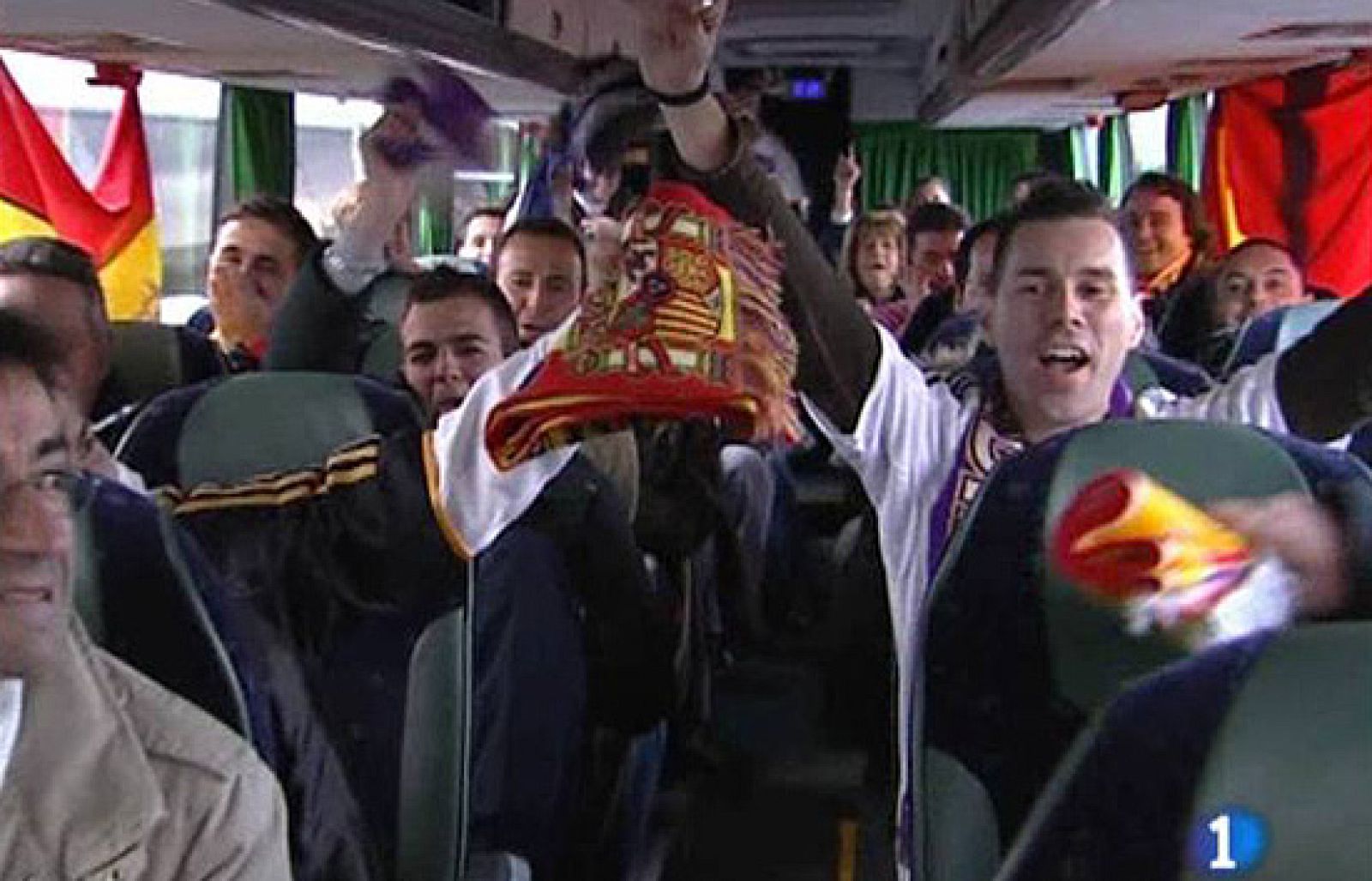 Los aficionados del Real Madrid han tomado la ciudad de Liverpool con el cántico de 'guerra' 'Los Betles son madridistas'.