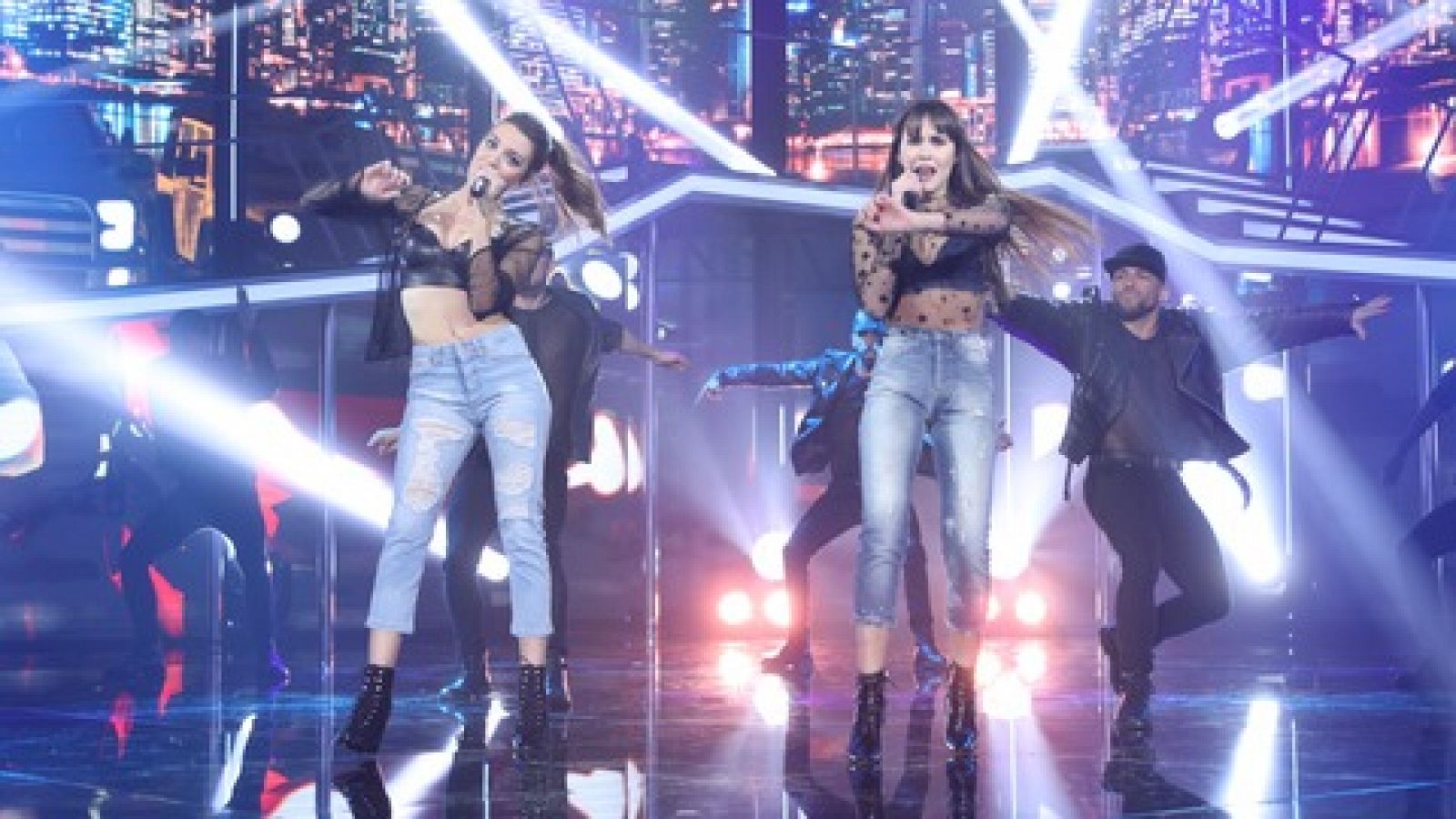 Operación Triunfo - Aitana y Ana Guerra cantan 'Lo malo' en la Gala Eurovisión de OT
