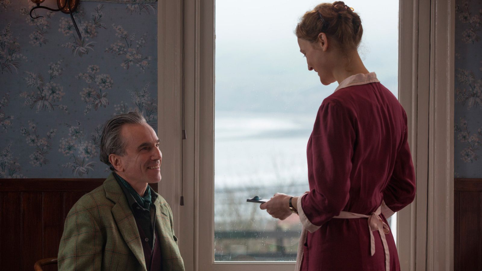 Cultura en Rtve.es: 'El hilo invisible', la película por la que Daniel Day-Lewis puede lograr su cuarto Oscar  | RTVE Play