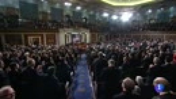 Telediario 1 - Trump afirma: "Este es el mejor momento para vivir el sueño americano", en plena polémica migratoria