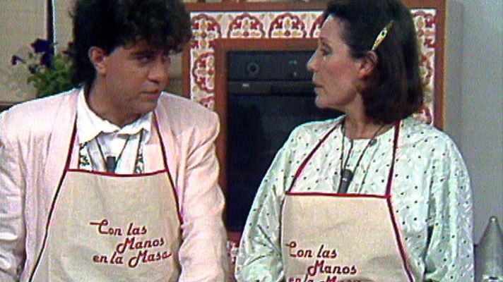 Personajes en el Archivo de RTVE - Pedro Almodóvar: Con las manos...