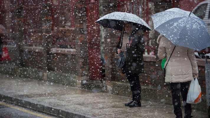 Nevadas en cotas muy bajas y bajada de temperaturas generalizadas