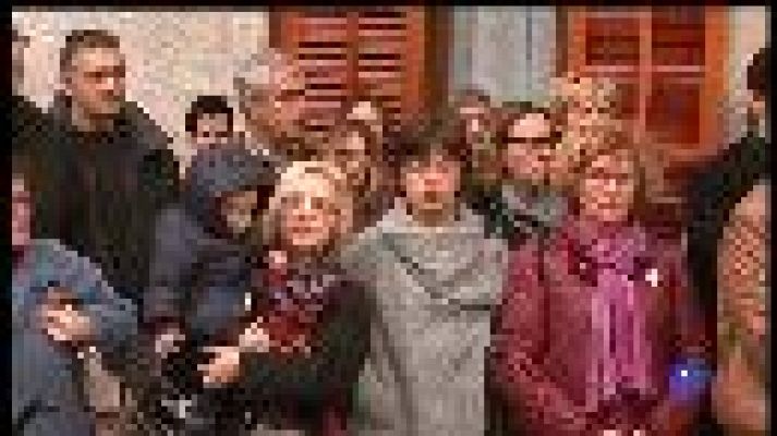 Informatiu Balear - Minut de silenci per la dona agredida pel seu marit