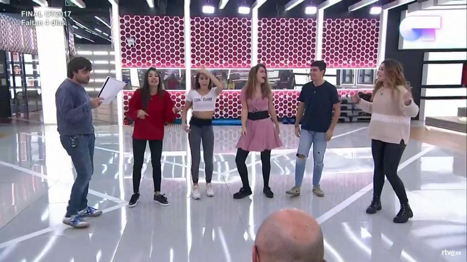 Operación Triunfo - Los concursantes cantan 'Mi gran noche' en el primer pase de micros