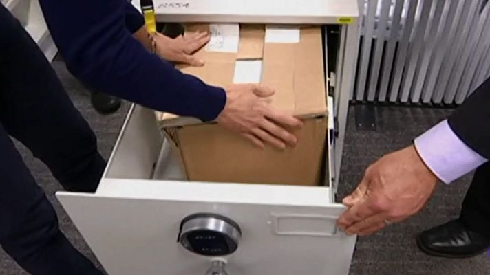 Telediario 1 - Archivos secretos de Australia, vendidos en una tienda