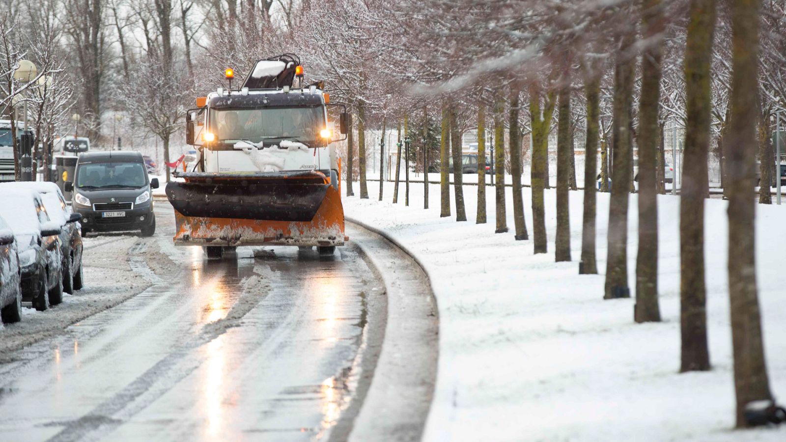 Un nuevo temporal de nieve complica la circulación en la mitad norte peninsular