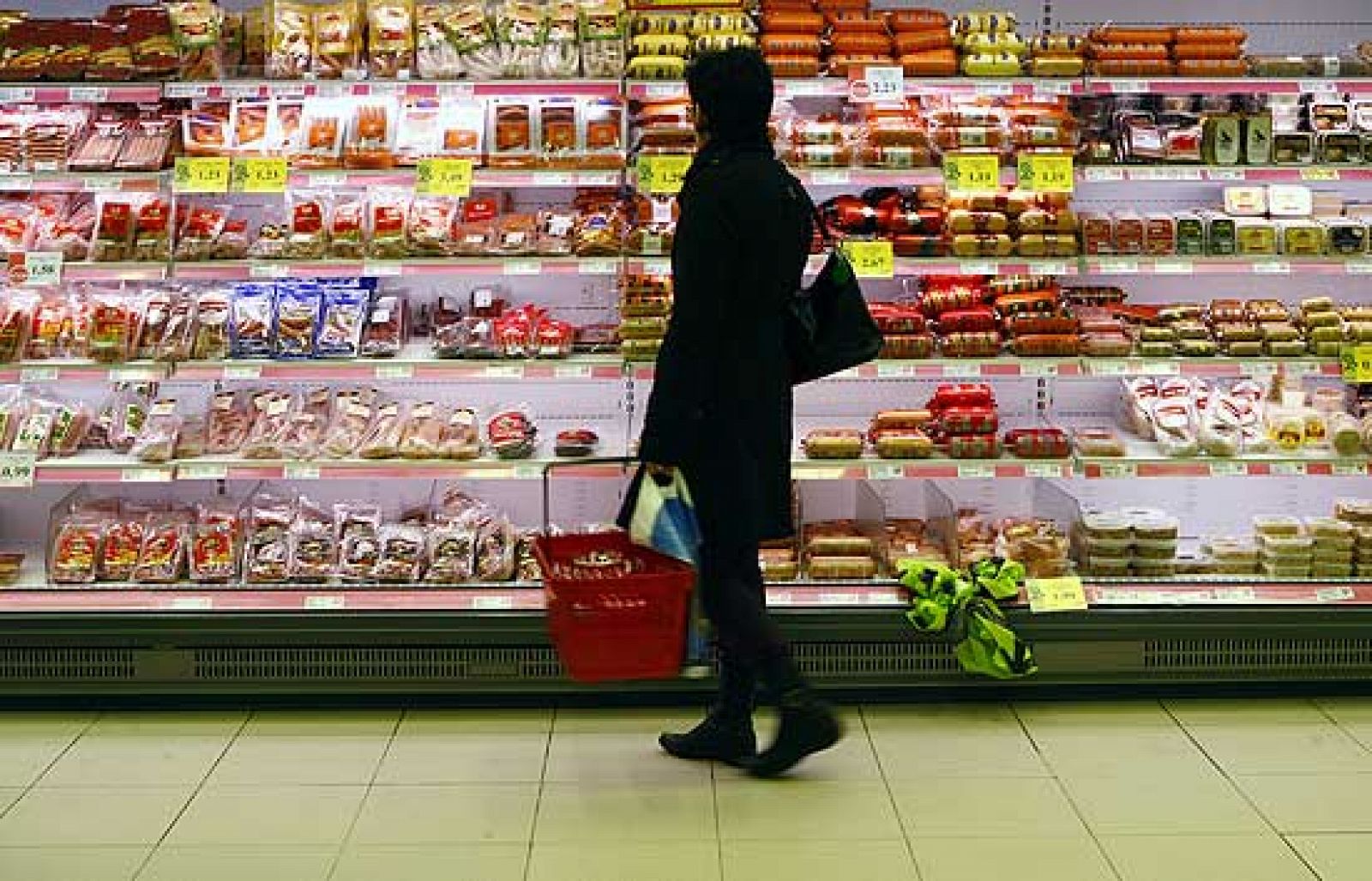 Dos hipermercados aprovechan sus desperdicios