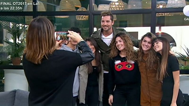 Corazón - David Bisbal visita a los finalistas de la Academia de OT