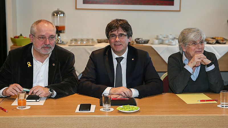 JxCat y ERC negocian en Bruselas la fórmula para investir a Puigdemont