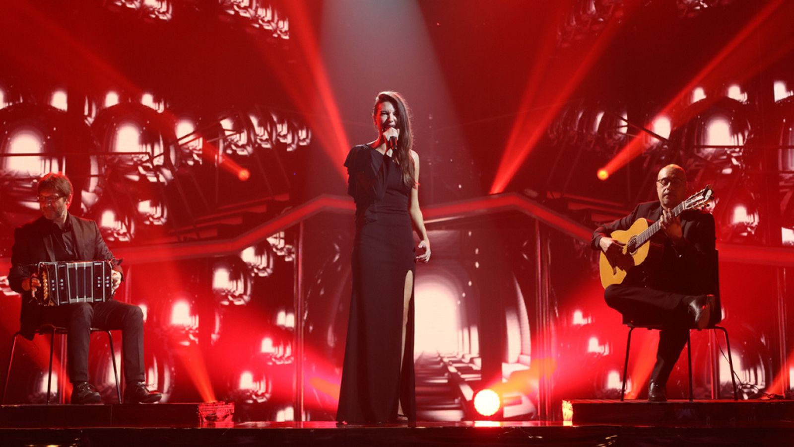 Operación Triunfo - Ana Guerra canta 'Volver' en la Gala Final de OT